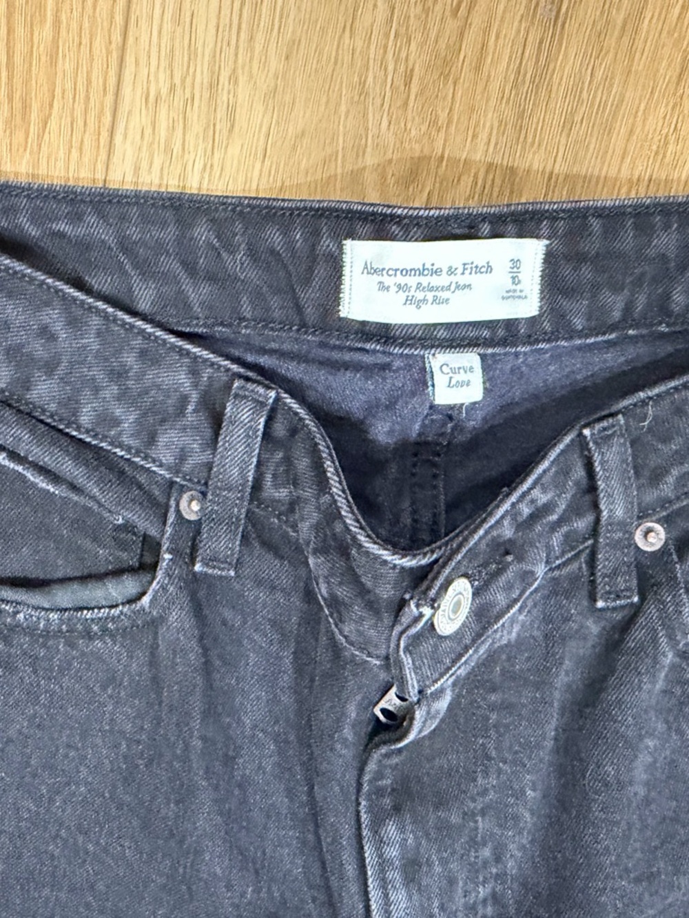 Abercrombie & Fitch Black High-Rise Relaxed Jeans